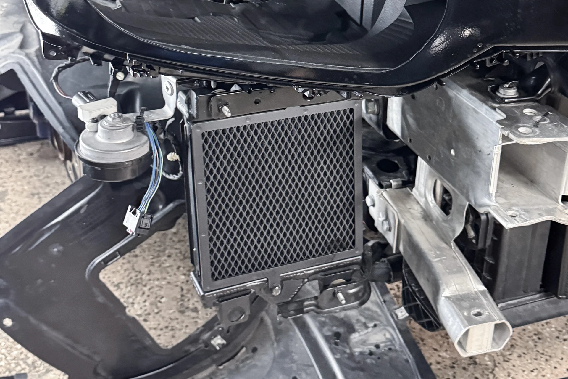 High Performance Auxiliary Radiator <br> 16-20 BMW 3/4-Series M240i xDrive Gran Coupe - Image 9